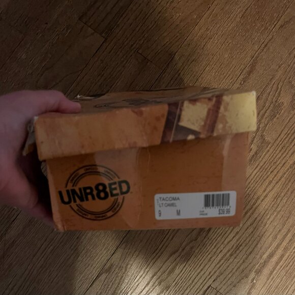 UNR8ED Tacoma Sandals 9M, New In Box, Never Worn - Picture 6 of 6